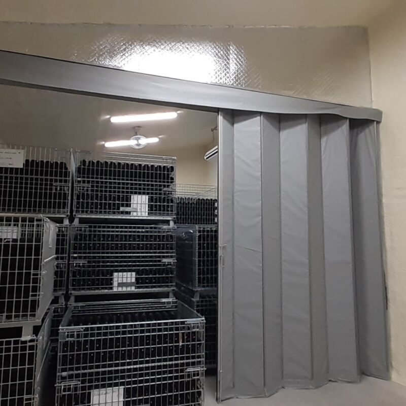 ワイナリー　ワイン保管用テント保冷庫事例画像 2