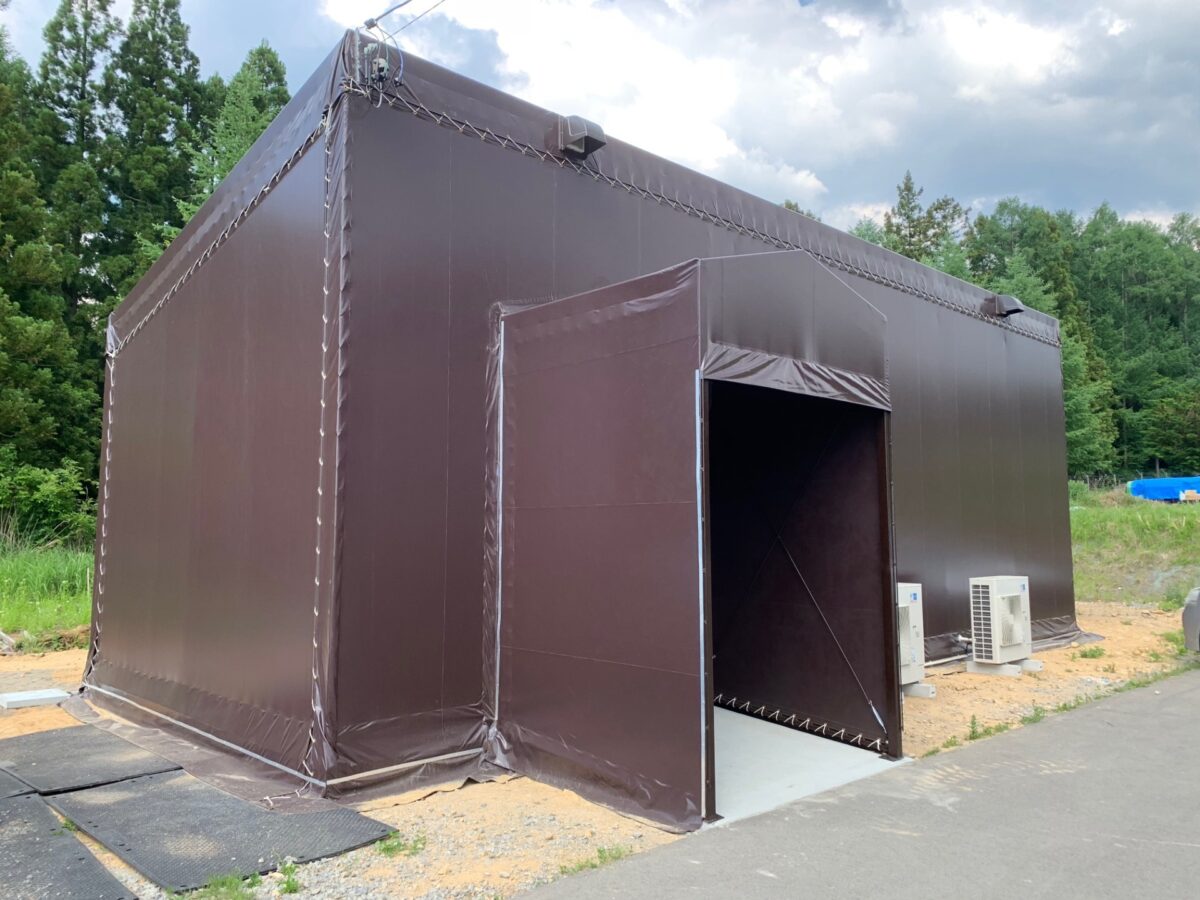 ワイナリー　ワイン保管用テント保冷庫